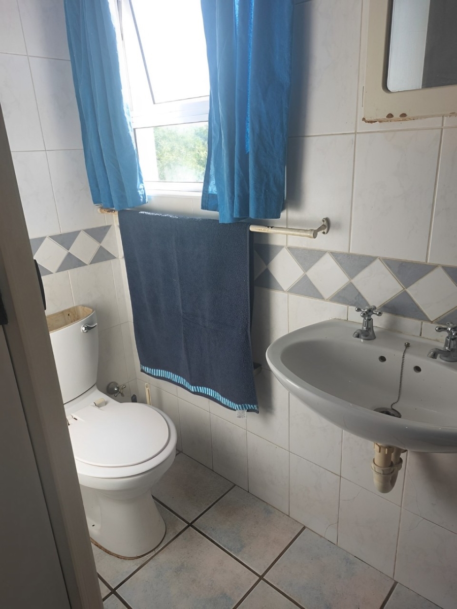 1 Bedroom Property for Sale in Table View Western Cape